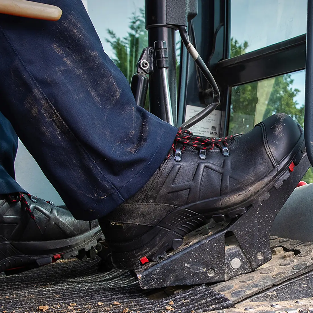 HAIX - BLACK EAGLE Safety 54 LOW S3 schwarz/rot